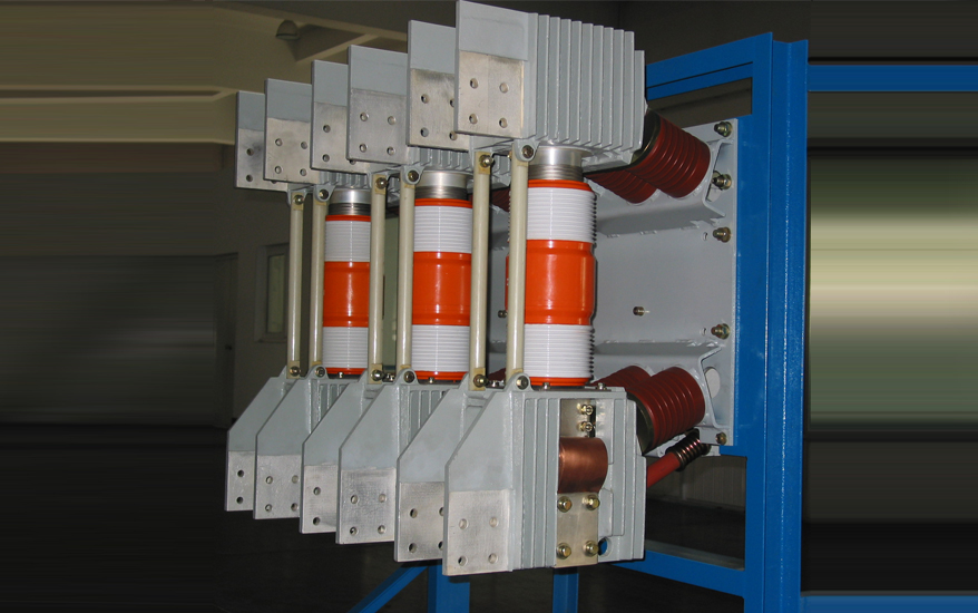 ZN105-12/T6300-80型發(fā)電機(jī)保護(hù)開關(guān)